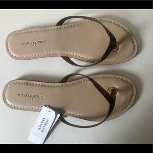 Brand new brown Banana Republic flip flops